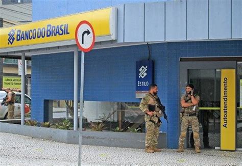 B­r­e­z­i­l­y­a­­y­ı­ ­s­a­r­s­a­n­ ­b­a­n­k­a­ ­s­o­y­g­u­n­u­